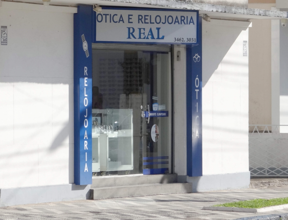 Bandidos armados assaltam relojoaria no Centro de Garibaldi