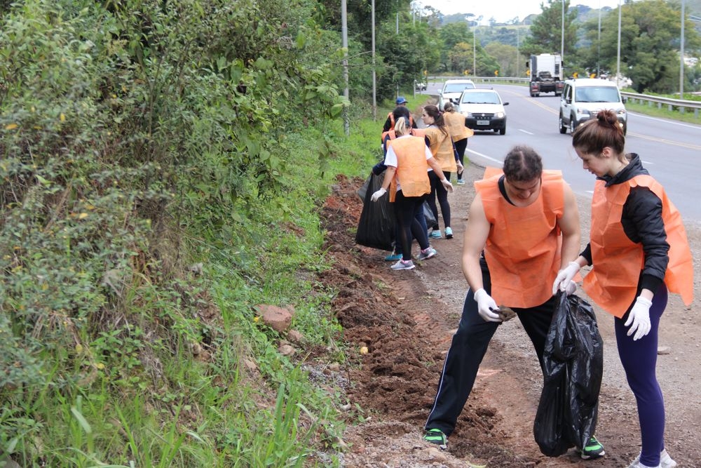 Mutirão coleta 15 toneladas de resíduos em Garibaldi 