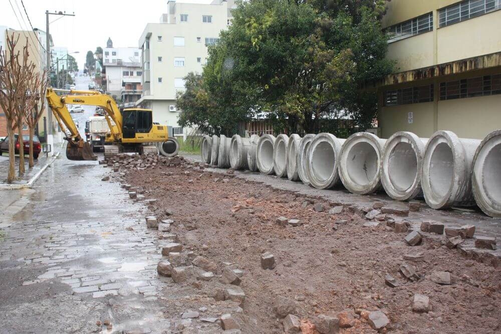 Rua Heitor Mazzini é bloqueada por 15 dias  em Garibaldi