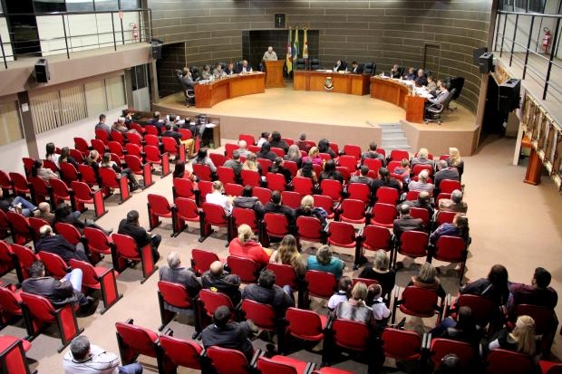 Câmara de Farroupilha instaura Comissão para apurar conduta de vereadora
