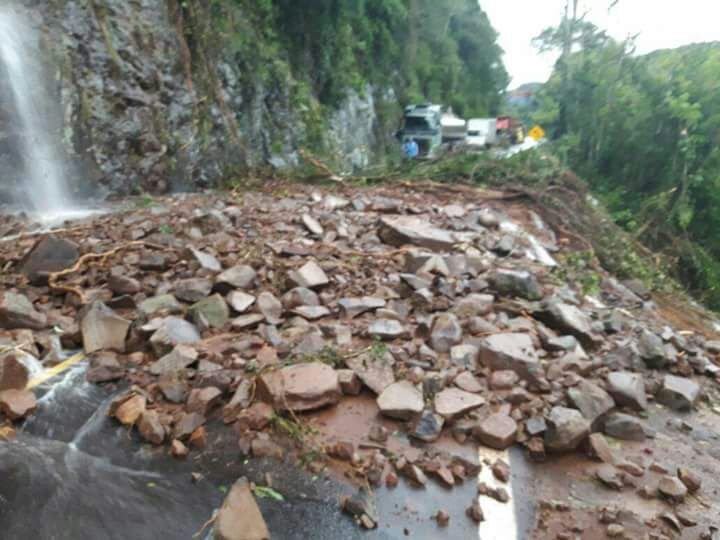 BR 470 é interditada entre Bento Gonçalves e Veranópolis