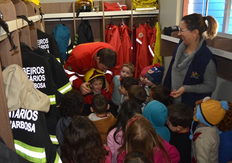 Bombeiros de Carlos Barbosa recebem alunos de escola municipal