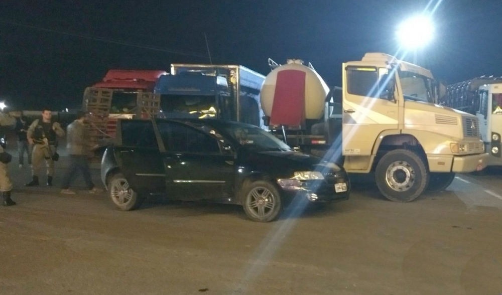 Polícia Rodoviária Federal prende dupla com caminhão furtado em Garibaldi