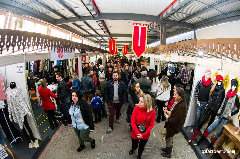 Terceiro fim de semana da Feira de Compras em Carlos Barbosa