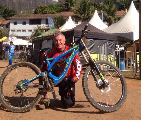 Spader participa do Brasileiro de Downhill em Minas Gerais