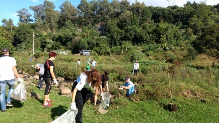 Sábado de Mutirão de limpeza do Arroio Barracão em Bento