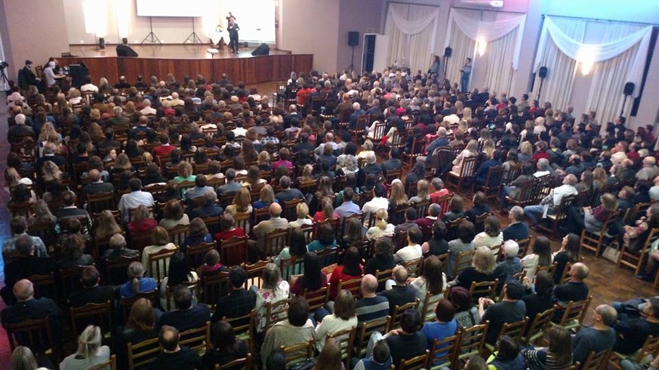 Palestra do Hospital São Pedro arrecada cerca de uma tonelada de alimentos   