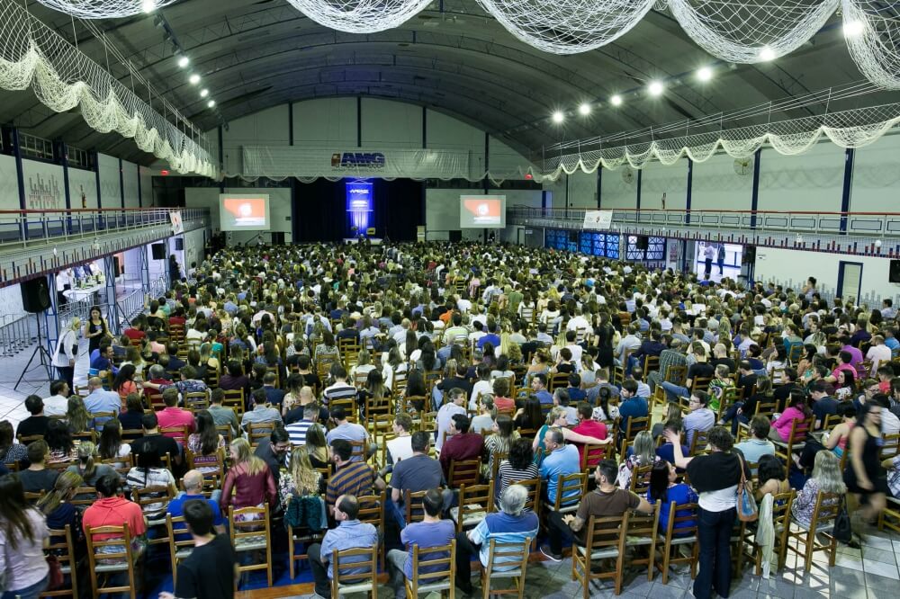 Mais de 1400 pessoas assistem Mário Sérgio Cortella em Garibaldi