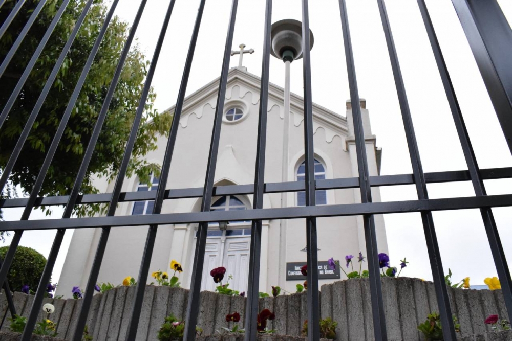Igreja de Farroupilha precisou ser cercada para evitar vandalismo e drogas