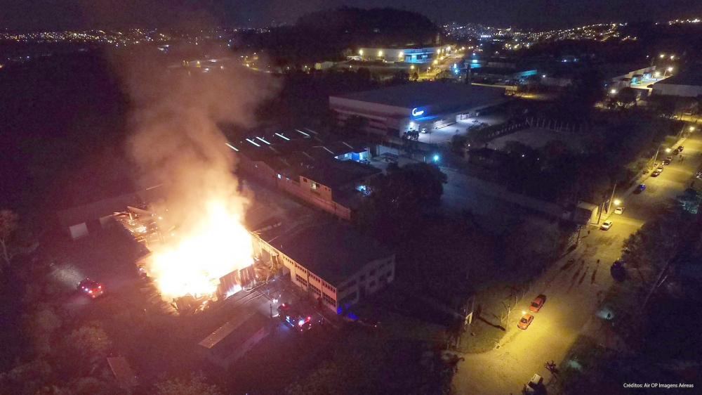 Incêndio em empresa moveleira de Bento Gonçalves