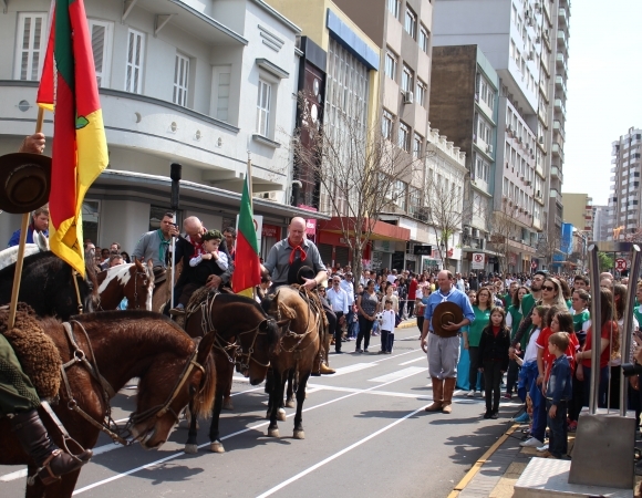 Festejos Farroupilha são abertos oficialmente em Bento