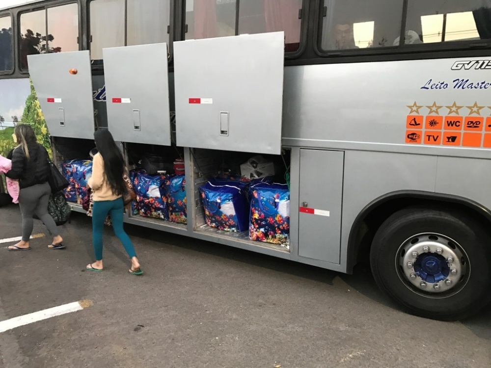 Ônibus de Bento com mercadorias do Paraguai são apreendidos em Caxias