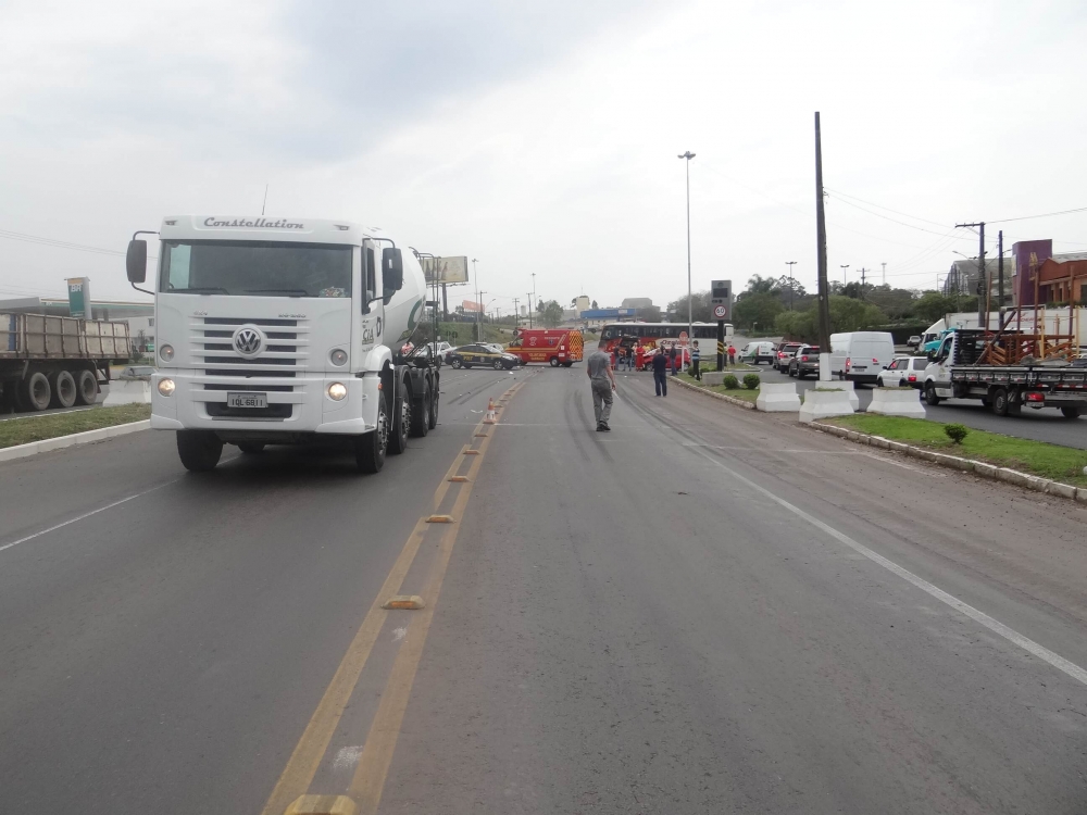 Acidente na BR 470 em Garibaldi deixa dois feridos