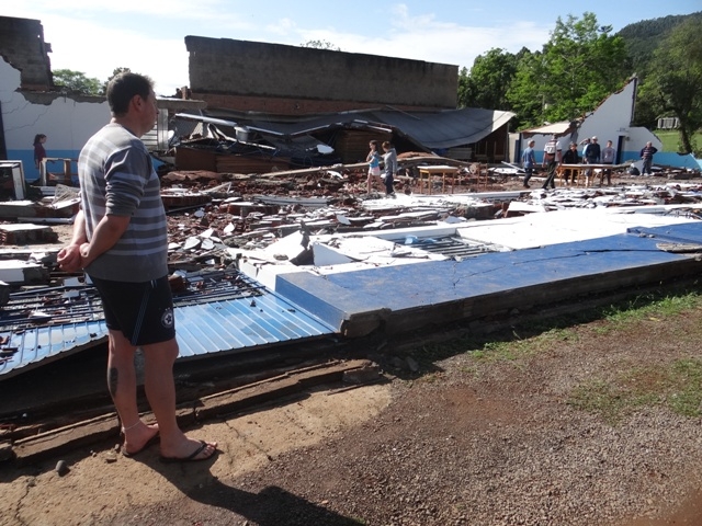 Forte temporal causa danos em municípios da região