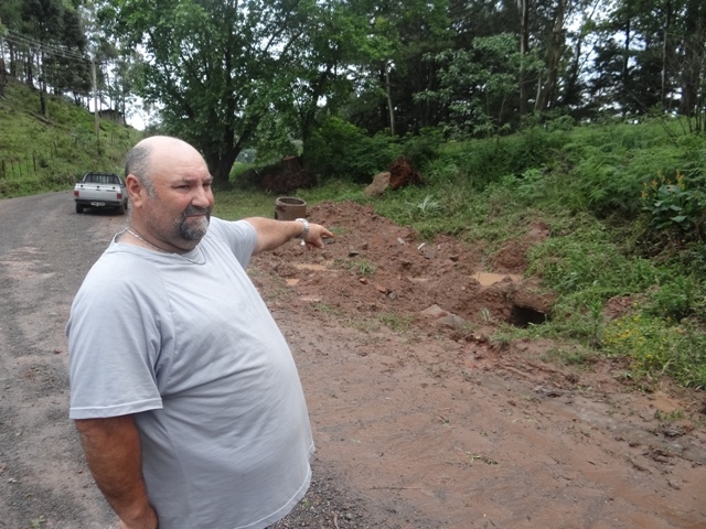 Proprietário de veículo que ficou submerso na rua Ercílio Flores fala ao Portal Adesso