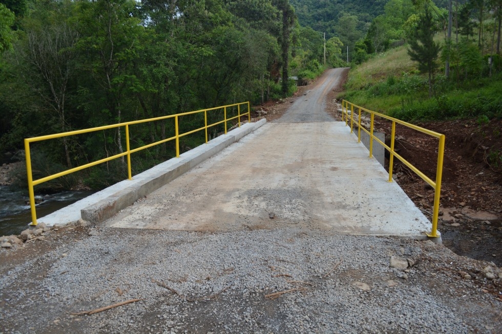 Ponte do Castro em Carlos Barbosa é liberada para o trânsito