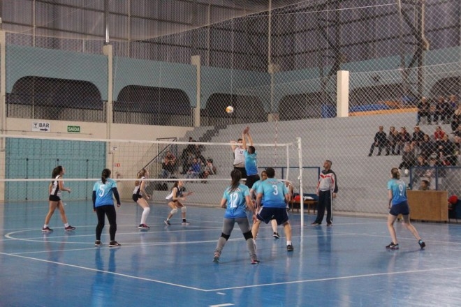 Etapa do campeonato de vôlei ocorre nesta segunda em Garibaldi