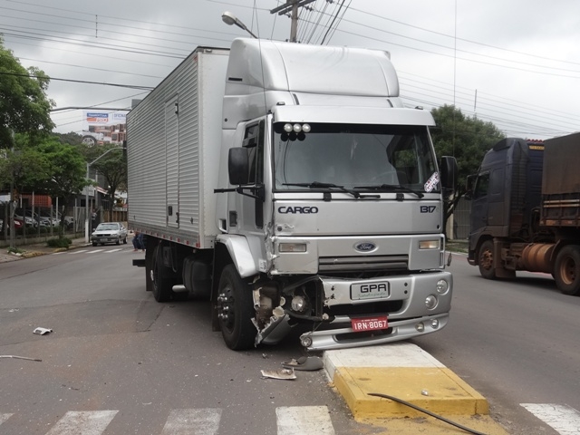 Acidente de trânsito envolve quatro veículos em Garibaldi