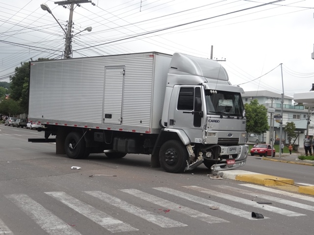 Acidente de trânsito envolve quatro veículos em Garibaldi