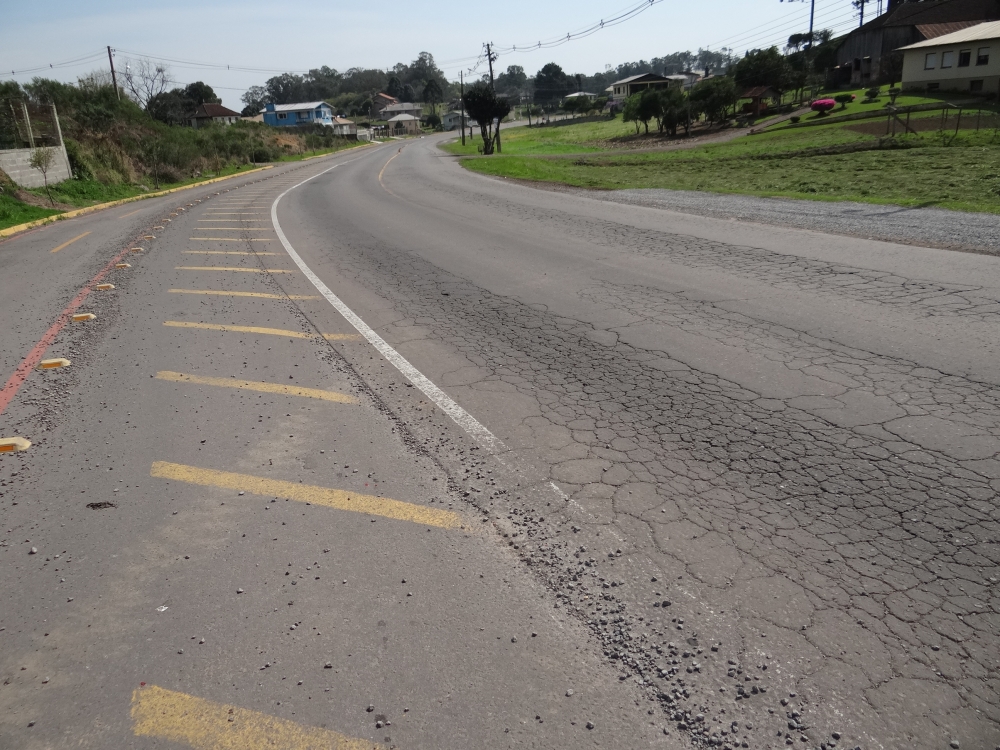 Secretaria realiza melhorias na ciclofaixa da Buarque de Macedo em Barbosa