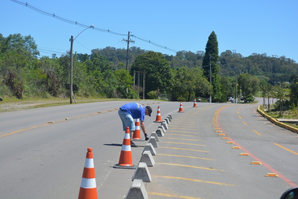 Secretaria realiza melhorias na ciclofaixa da Buarque de Macedo em Barbosa