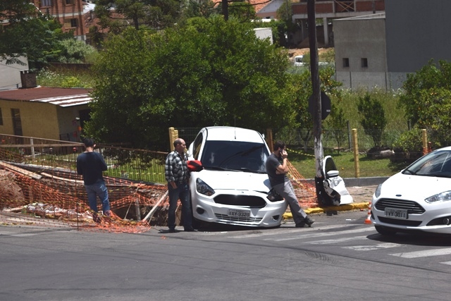 Acidente no cruzamento das ruas Flores da Cunha com João Pessoa em Garibaldi