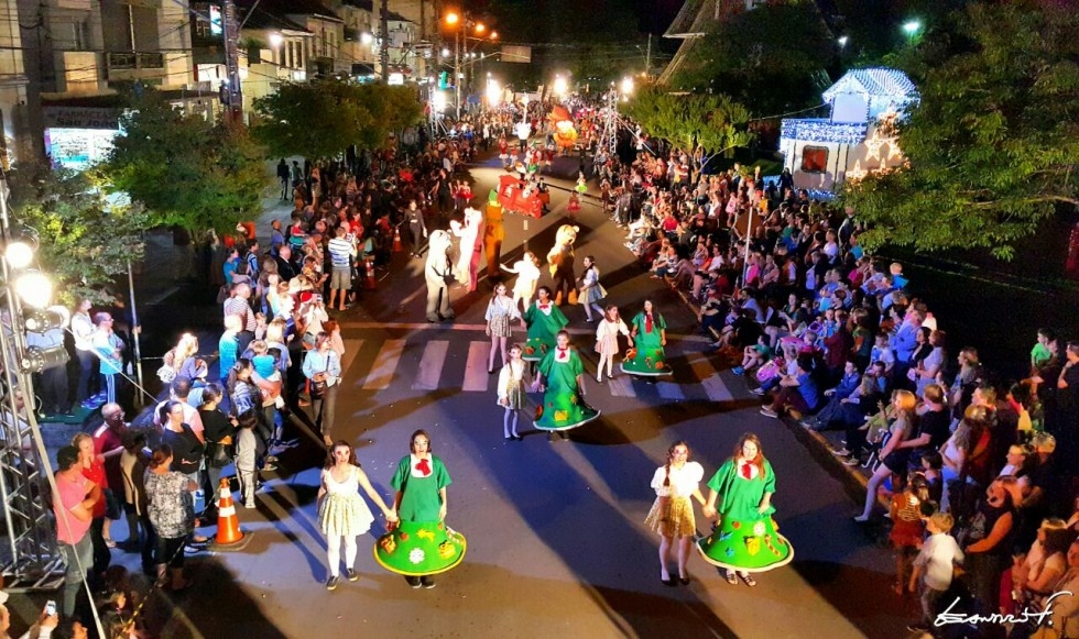 Parada de Natal ocorre neste sábado em Carlos Barbosa