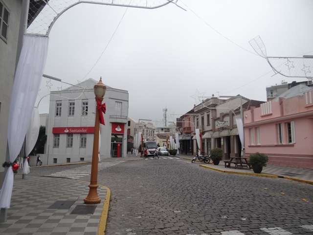 Semana inicia com algumas pancadas de chuva em toda a região