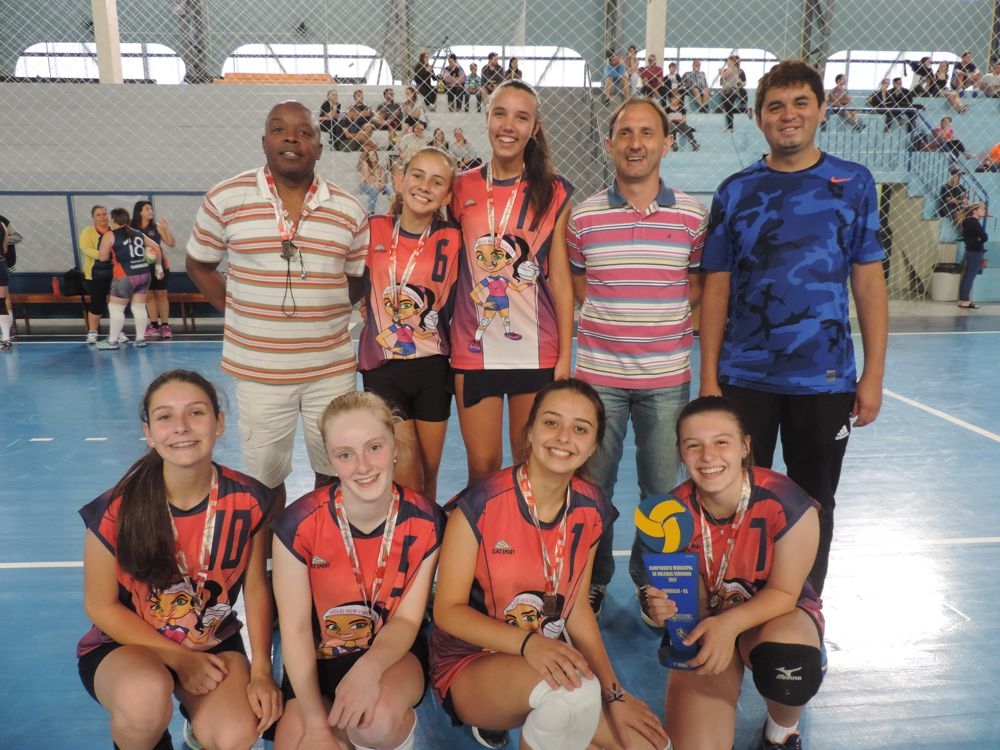 Definidos os campeões do municipal de voleibol