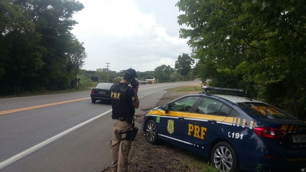 Condutores são flagrados acima da velocidade permitida na BR-470