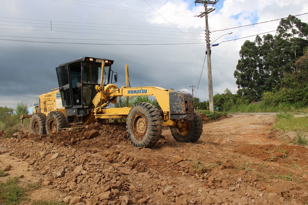 Obras de pavimentação em andamento em Garibaldi