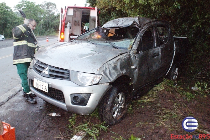 Acidente deixa motorista ferido na ERS 446 em Carlos Barbosa