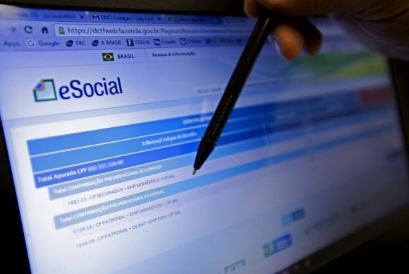 Primeira fase de implantação do eSocial para empresas começa hoje