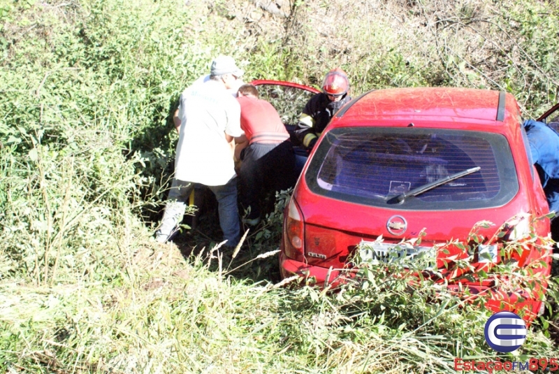 Mulher ferida em saída de pista na Rota do Sol