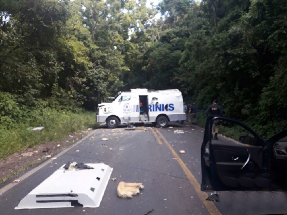 Carro-forte é atacado na BR 470 quando transitava pela Serra das Antas