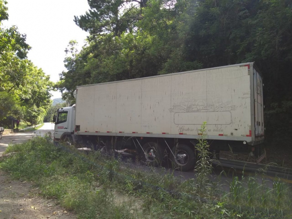 Carro-forte é atacado na BR 470 quando transitava pela Serra das Antas