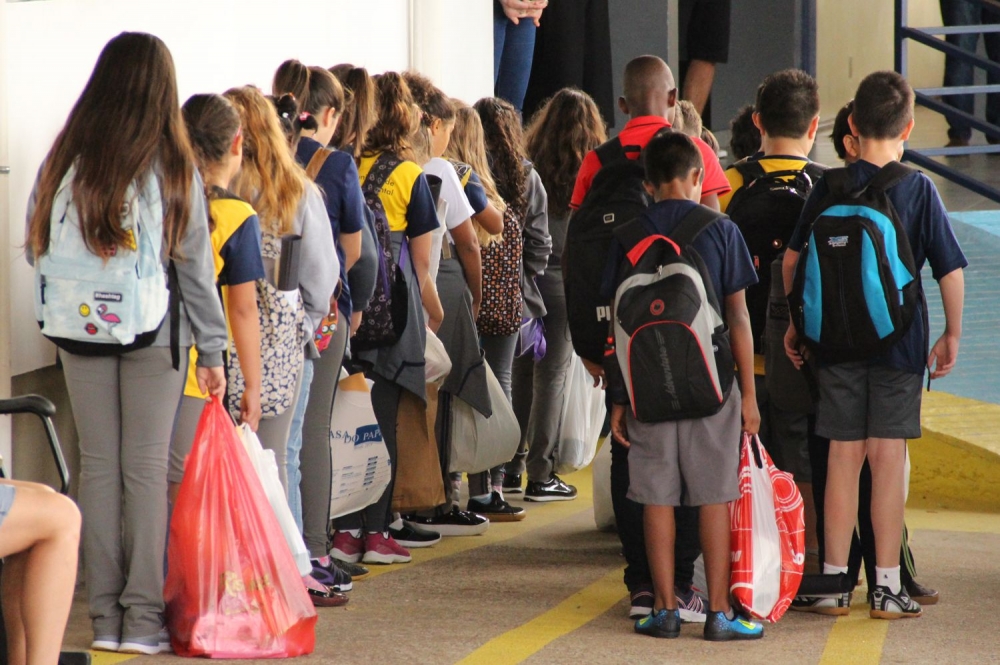 Alunos voltam às aulas nesta segunda-feira