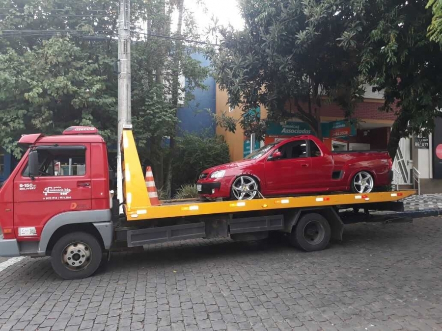 Mais dois automóveis com som alto são recolhidos pela BM em Garibaldi