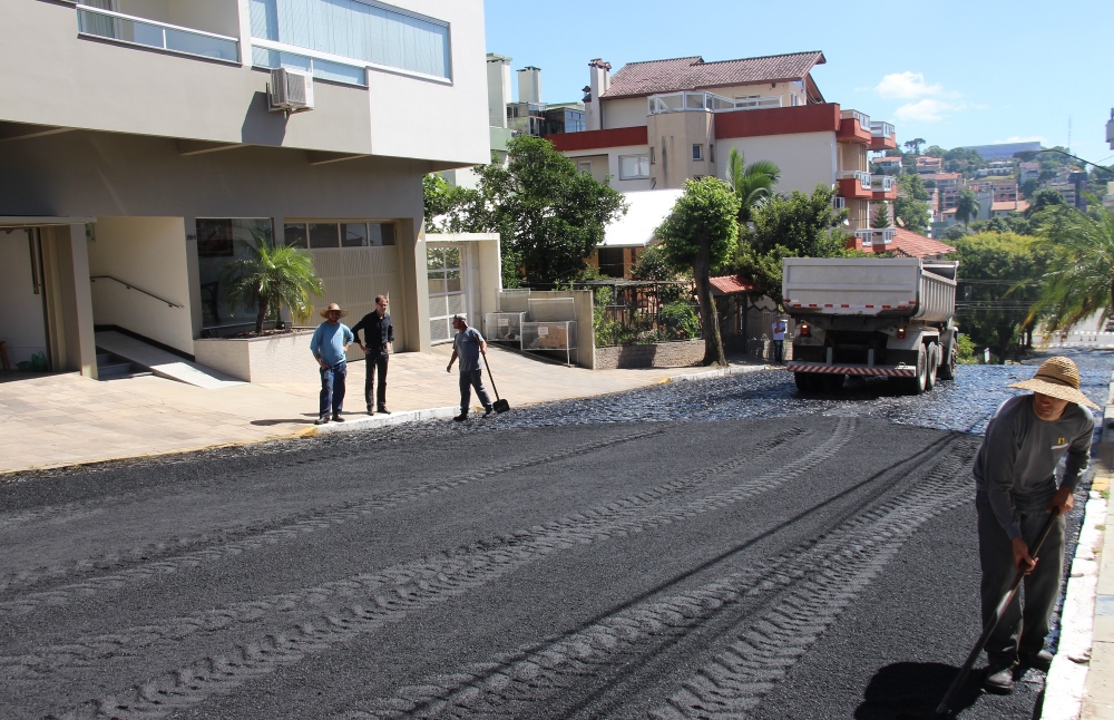 Inicia pavimentação da estrada Marcílio Dias em Garibaldi