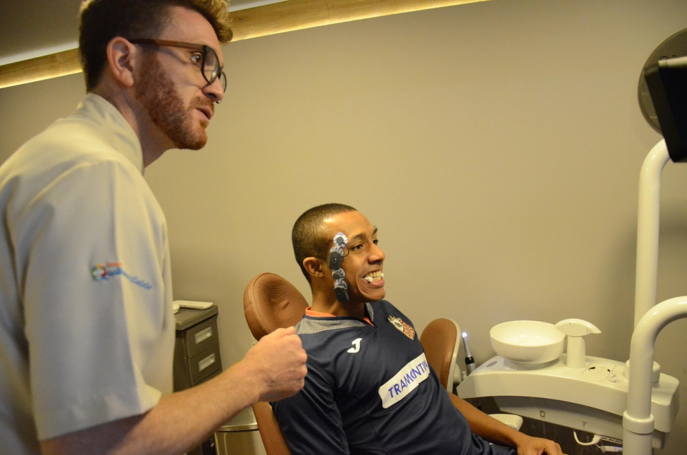Atletas da ACBF passam por minucioso exame odontológico
