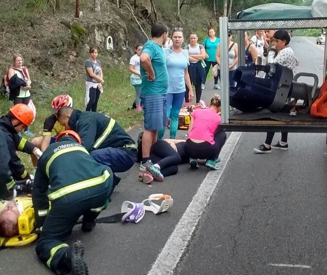 Ciclistas são atropelados na Rodovia dos Romeiros em Farroupilha