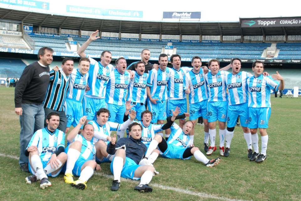 Gremistas de Garibaldi jogam no Estádio Olímpico