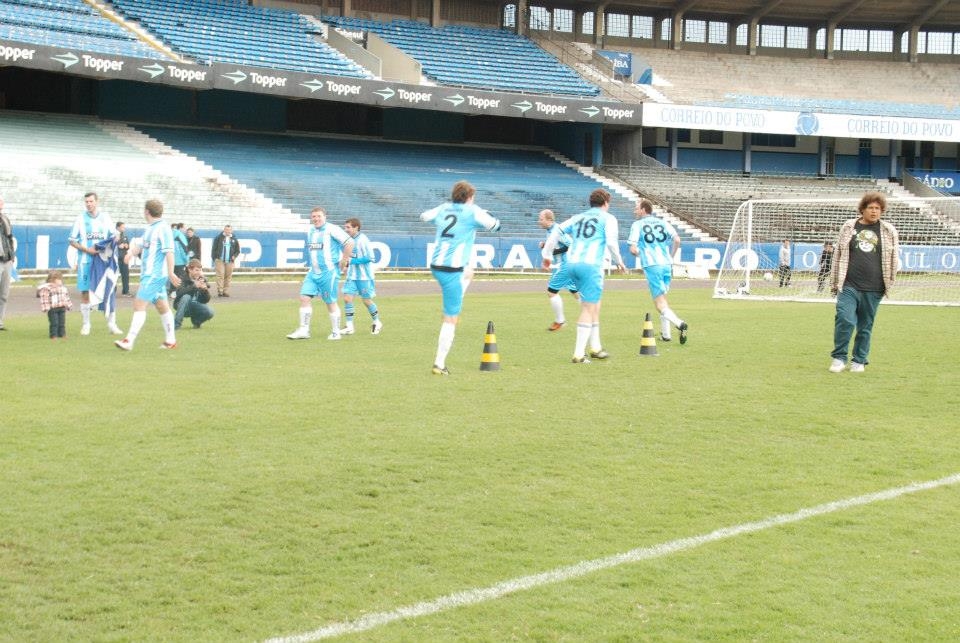 Gremistas de Garibaldi jogam no Estádio Olímpico