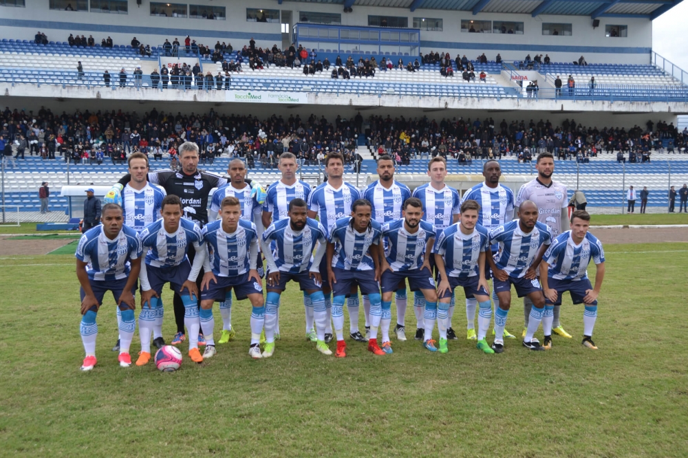 Esportivo larga em vantagem com boa atuação diante do Pelotas