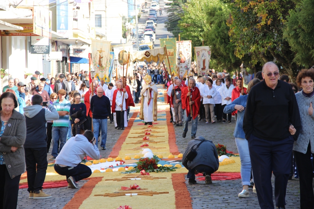 Greve dos caminhoneiros não cancelará procissão de Corpus Christi