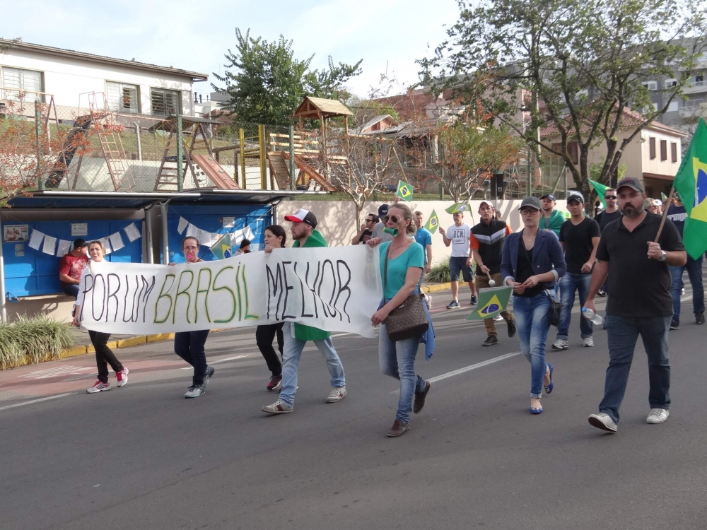 Novo protesto pelas ruas de Garibaldi