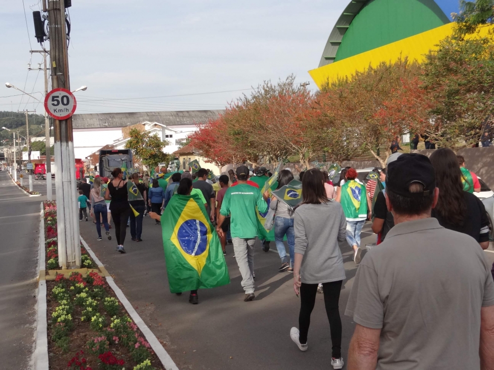 Novo protesto pelas ruas de Garibaldi