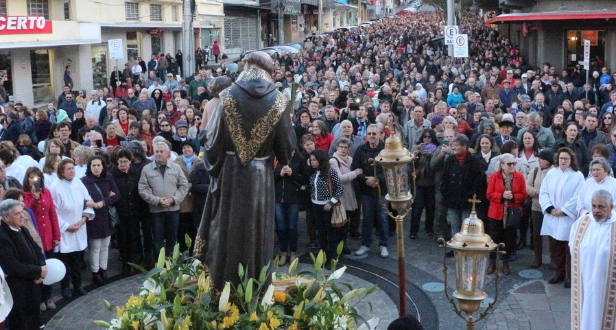 Festa de Santo Antônio atraiu mais de 15 mil pessoas em Bento Gonçalves