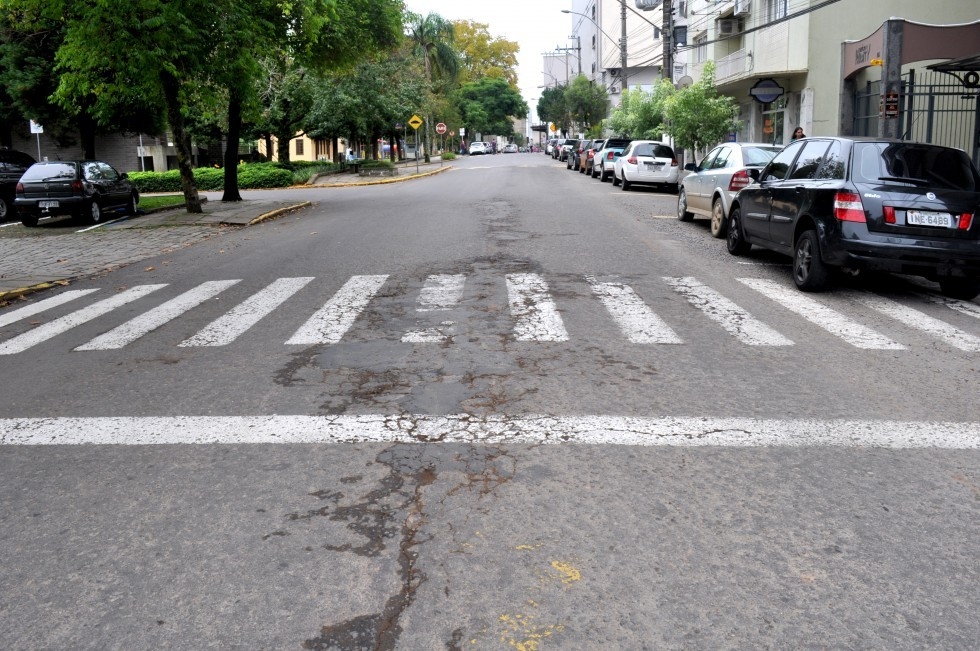 Bloqueado estacionamento da Jùlio de Castilhos em Carlos Barbosa