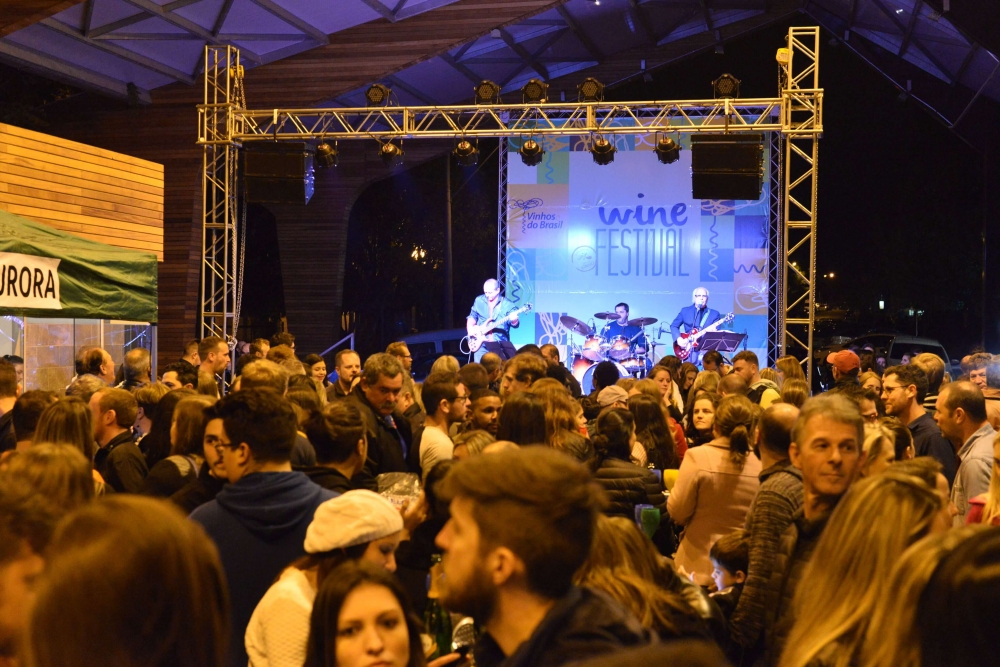 Wine Festival leva vinho brasileiro e diversão para Bento Gonçalves   